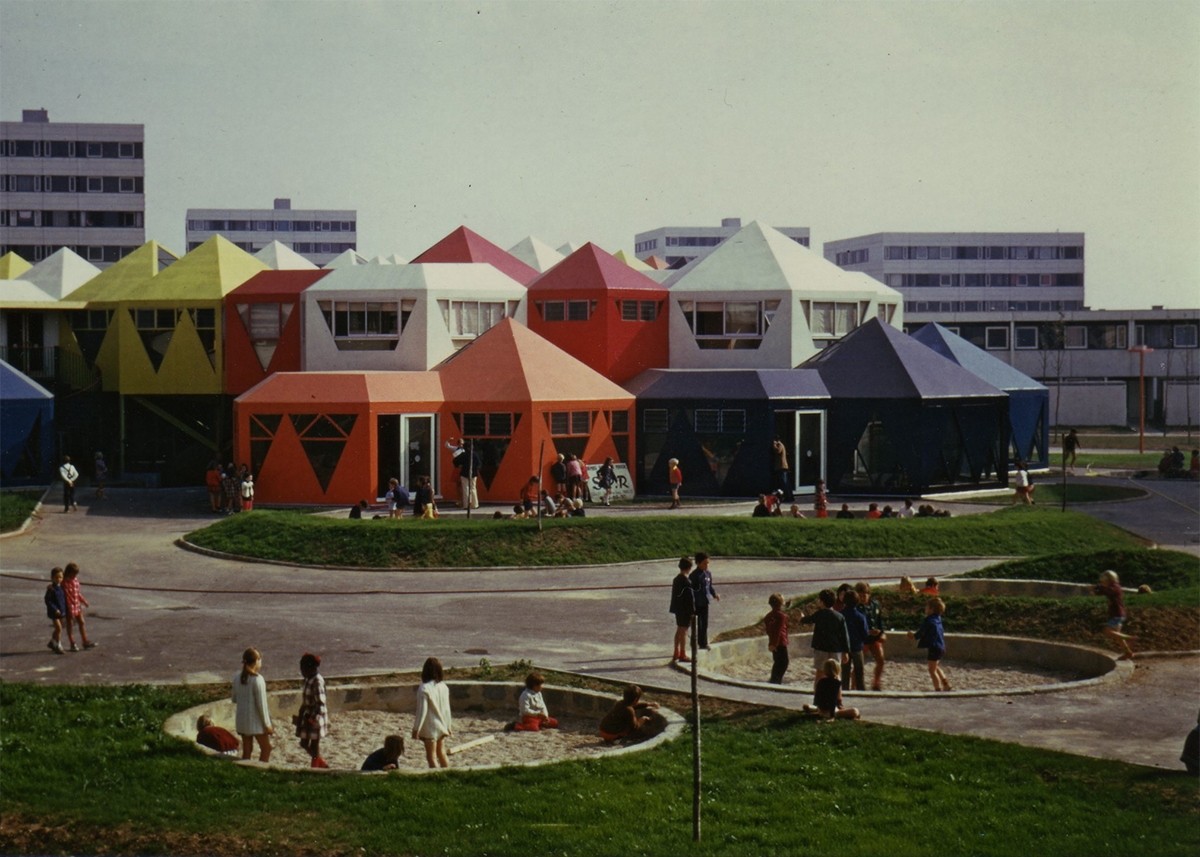 Groupe scolaire des Plants, Cergy-Pontoise, France Jean Renaudie, architecte – 1972 © Archives du Val-d’Oise