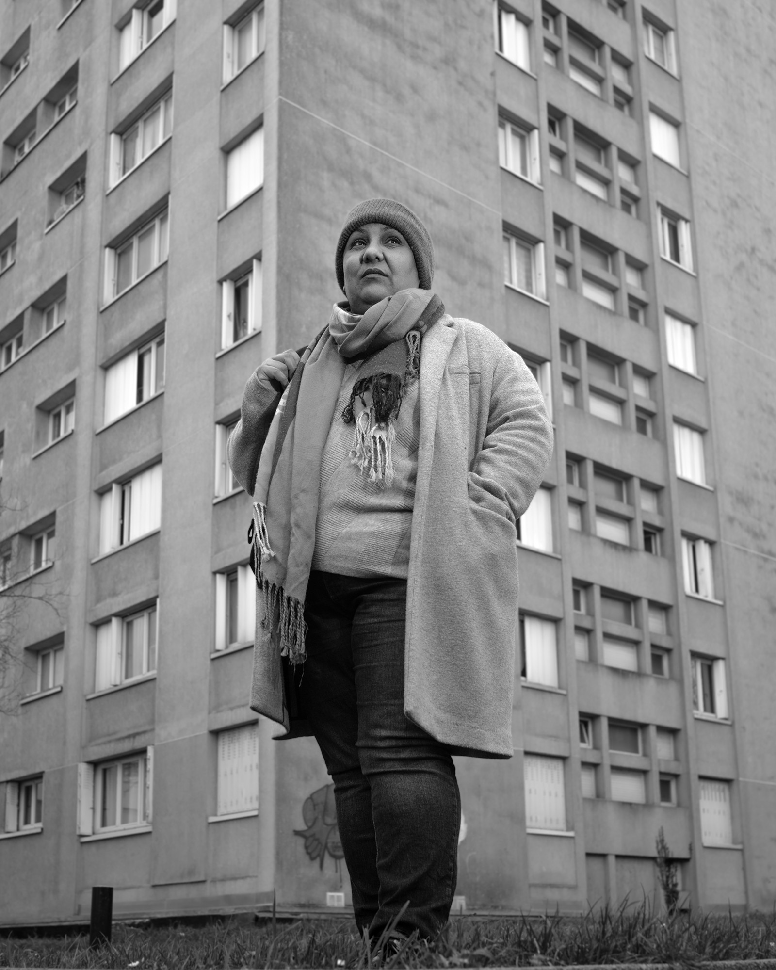 Houaria, habitante engagée dans le collectif d'habitants de la Noue et du Clos Français. Montreuil. © Fabio Boucinha